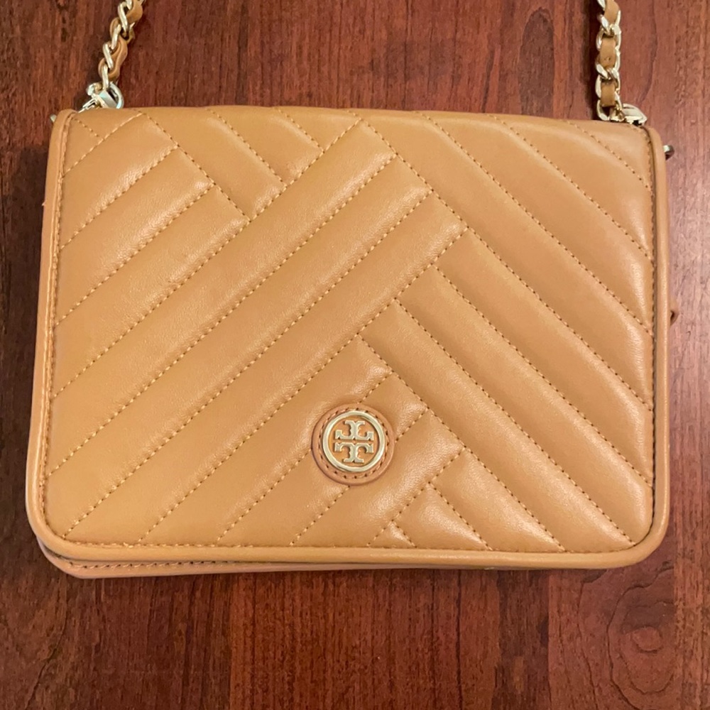 Tory Burch beige quilted purse